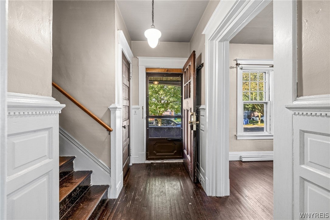 77 Woodside Avenue