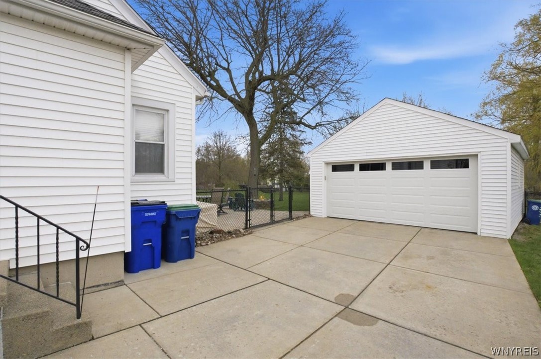 121 Country Parkway