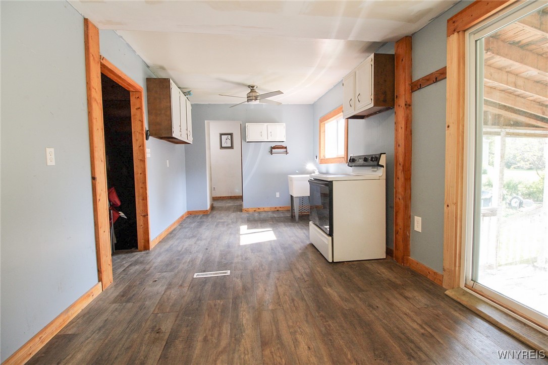 Cambria, New York 14094, United States, 3 Bedrooms Bedrooms, ,1 BathroomBathrooms,Residential,Pending,205908