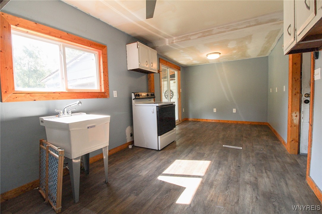 Cambria, New York 14094, United States, 3 Bedrooms Bedrooms, ,1 BathroomBathrooms,Residential,Pending,205908