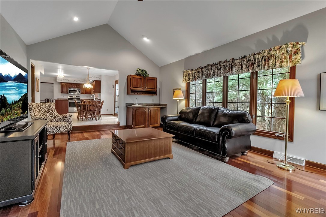 4 Silent Meadow Lane, Orchard Park, New York image 3