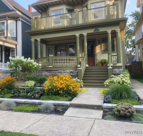 Photo of 176 Saint James Place #LOWER, Buffalo, NY 14222 (MLS # B1621038)