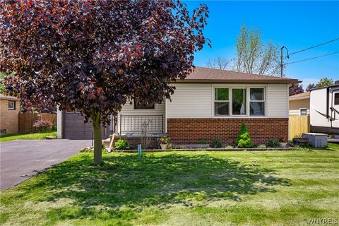 Photo of 352 Seneca Place, Lancaster, NY 14086 (MLS # B1682674)
