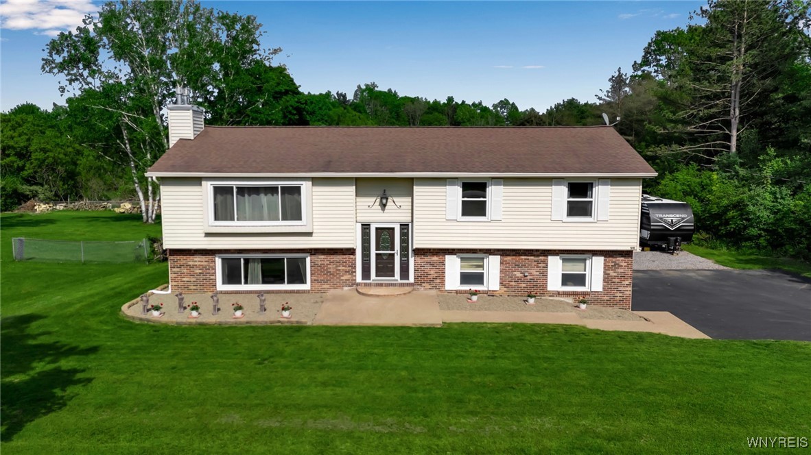 591 Girdle Road, Elma, New York image 1