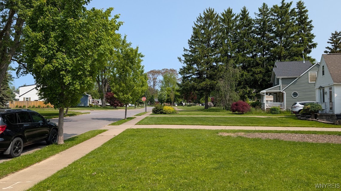 56 Calvert Boulevard, Tonawanda, New York image 4