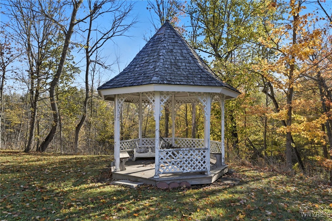 Shelby, New York 14103, United States, 4 Bedrooms Bedrooms, ,2 BathroomsBathrooms,Residential,Active,229661