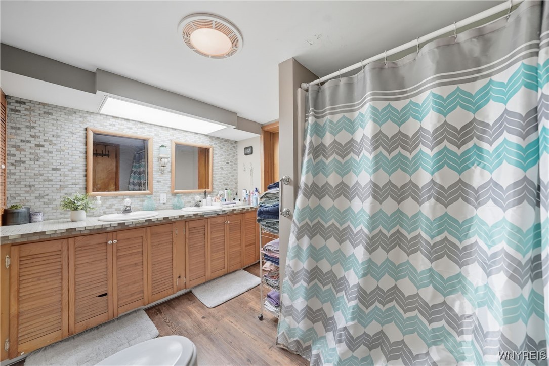 Shelby, New York 14103, United States, 4 Bedrooms Bedrooms, ,2 BathroomsBathrooms,Residential,Active,229661