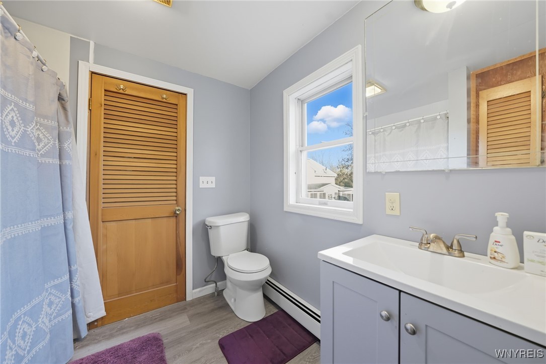 Shelby, New York 14103, United States, 4 Bedrooms Bedrooms, ,2 BathroomsBathrooms,Residential,Active,229661