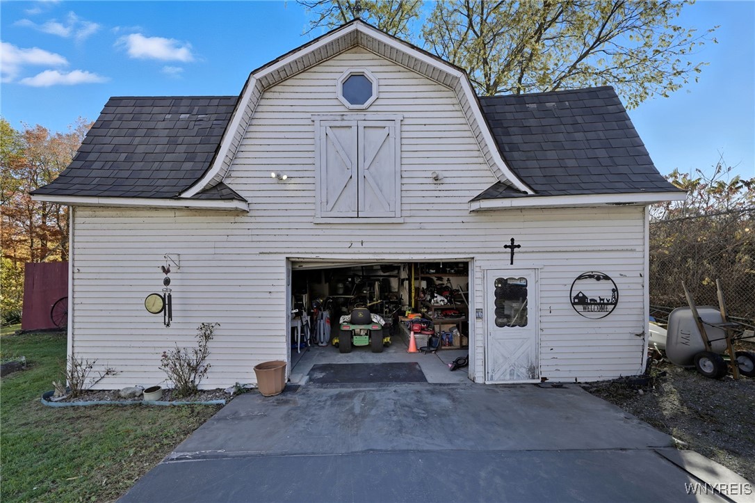 Shelby, New York 14103, United States, 4 Bedrooms Bedrooms, ,2 BathroomsBathrooms,Residential,Active,229661