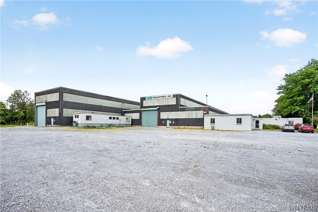 Photo 1 of 43 — 7 Hackett Drive, Tonawanda, NY 14150