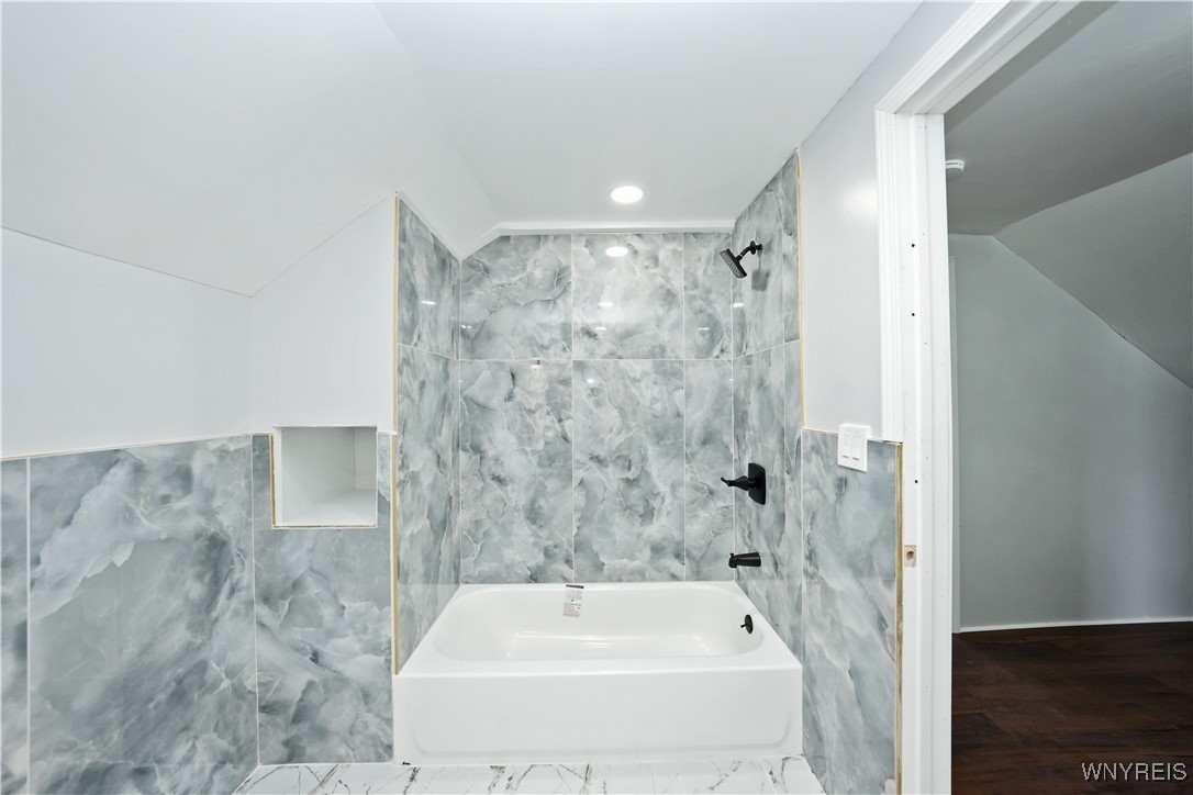 8 Loxley Road, Cheektowaga, New York image 32