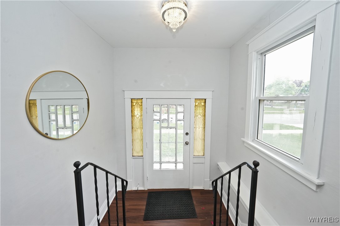 8 Loxley Road, Cheektowaga, New York image 2