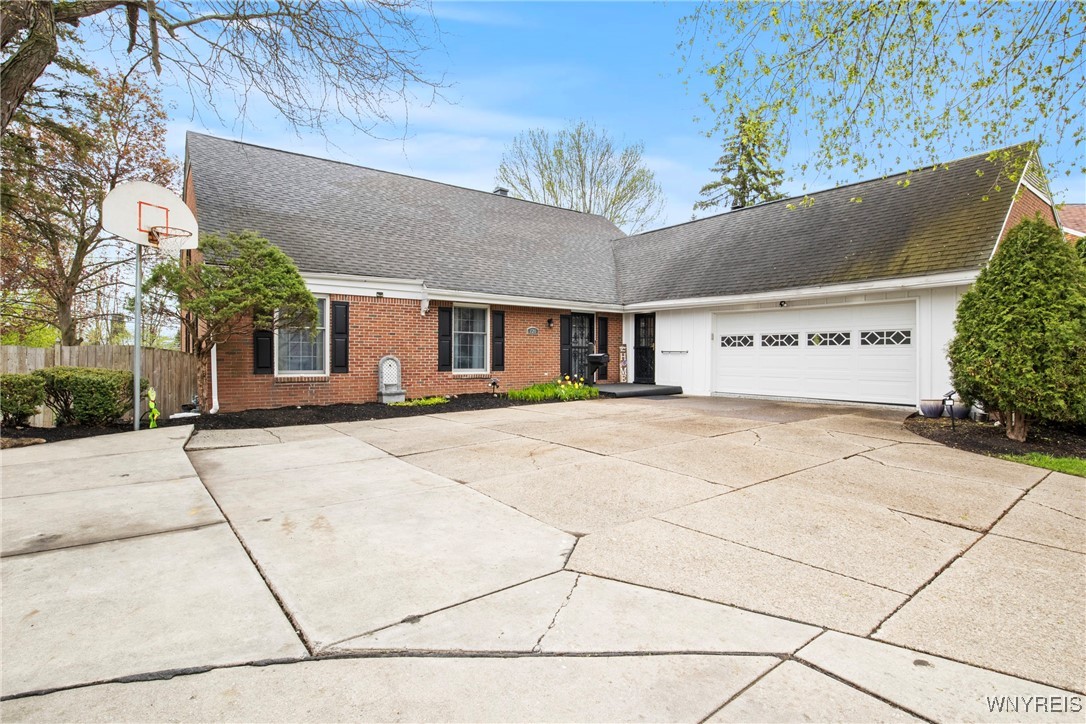 120 Carriage Circle