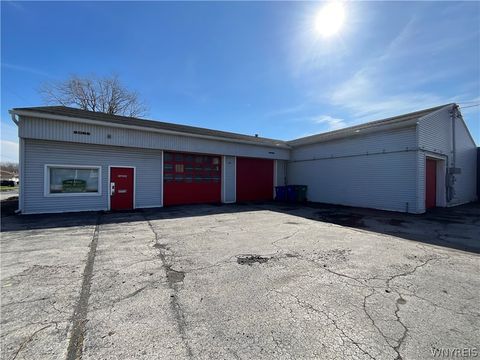 Photo of 2085 Clinton Street, West Seneca, NY 14206 (MLS # B1671111)