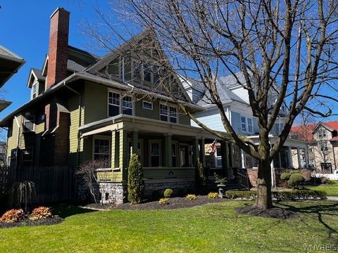 Photo of 524 Richmond Avenue #3, Buffalo, NY 14222 (MLS # B1518447)