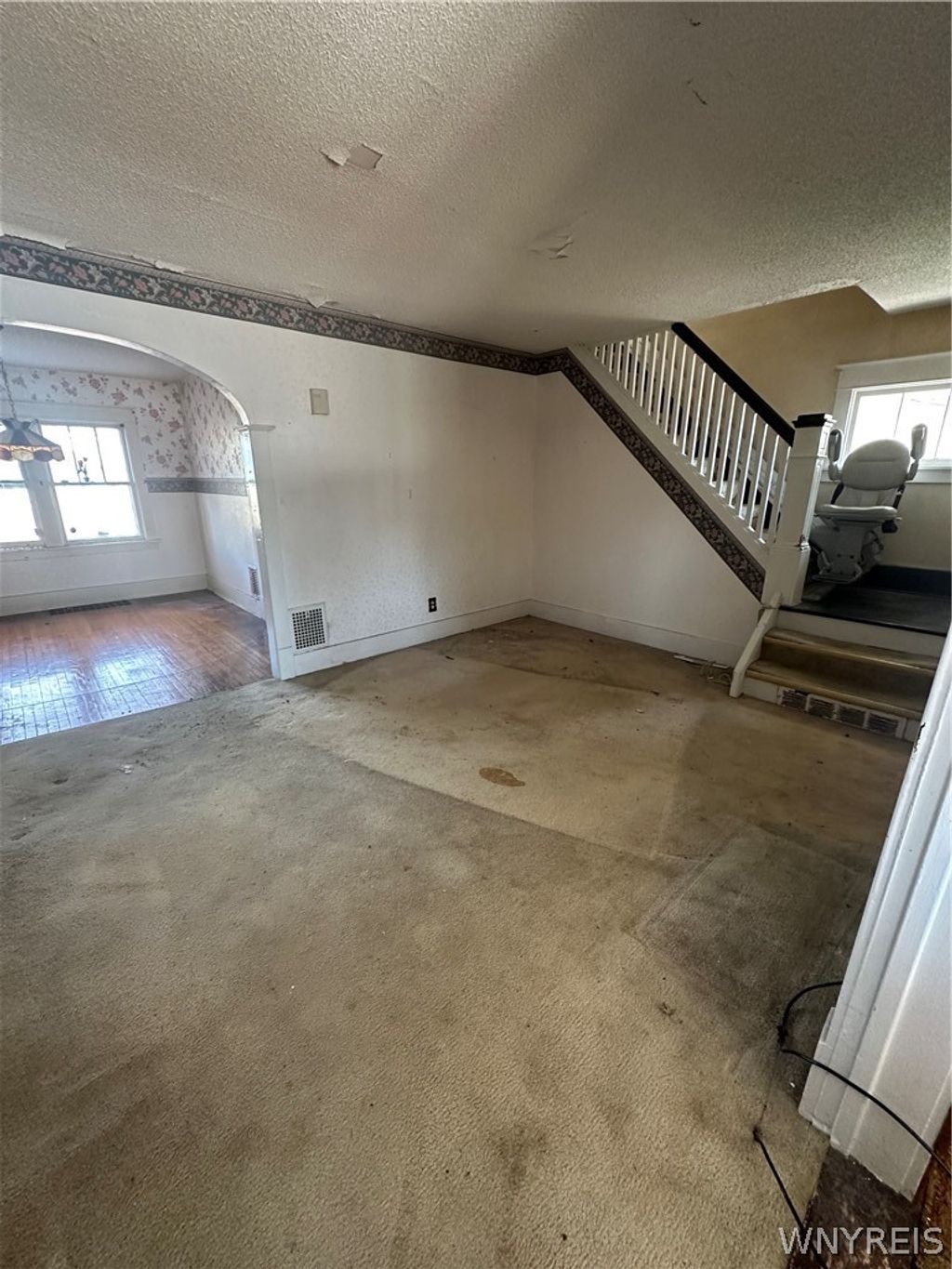 Photo of 146 Dunlop Avenue, Buffalo, NY 14215 (MLS # B1664924)