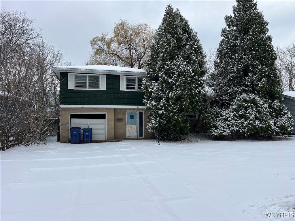 Photo of 274 Cindy Drive, Amherst, NY 14221 (MLS # B1653192)