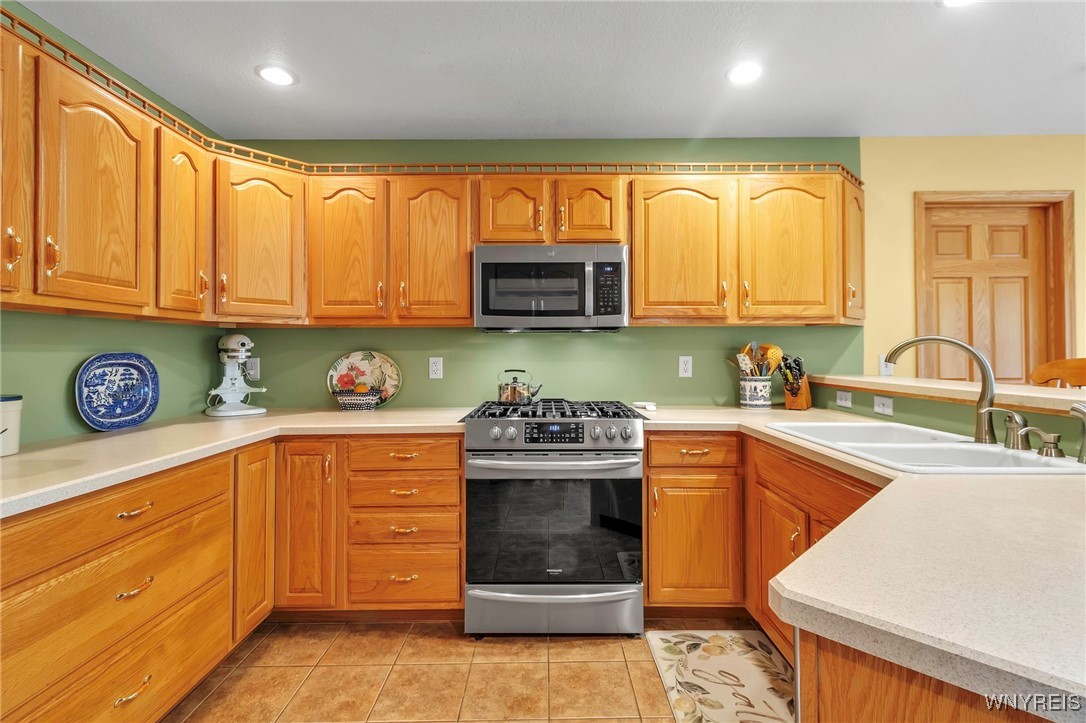 4787 John Michael Way, Hamburg, New York image 9