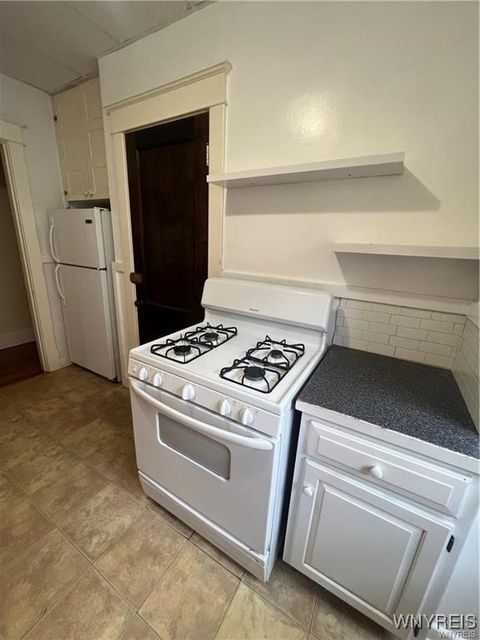 Tiny photo for 114 Ashland Avenue #4, Buffalo, NY 14222 (MLS # B1657818)