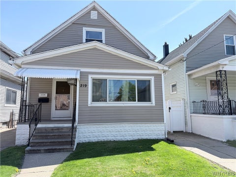 Homes For Sale - 219 Weiss Street<br/> Buffalo, NY 14206
