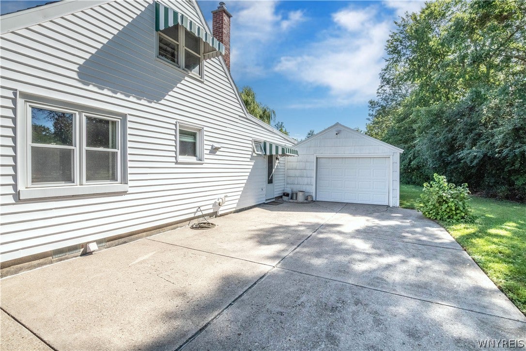 409 Ivyhurst Rd N