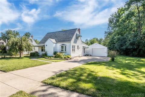 Photo of 409 Ivyhurst Rd N RD, Amherst, NY 14226 (MLS # B1708051)