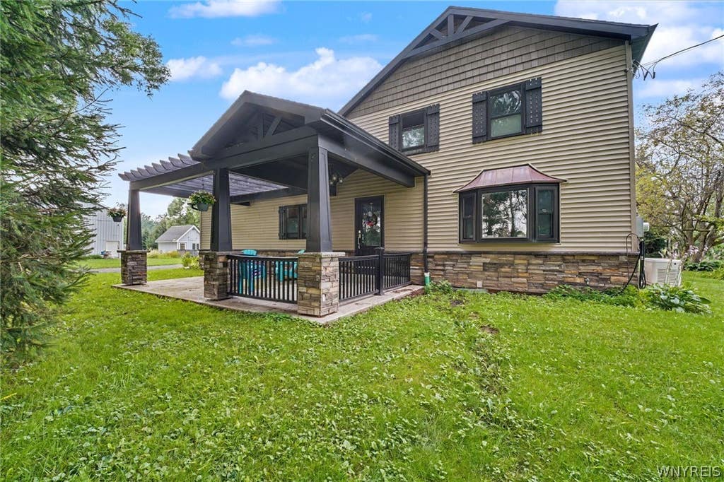 Photo of 9119 Akron Road, Royalton, NY 14001 (MLS # B1706451)