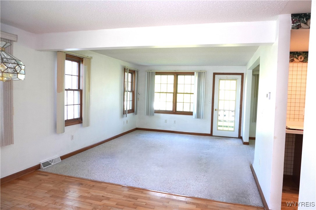 123 Olde Stone Lane, Lancaster, New York image 3