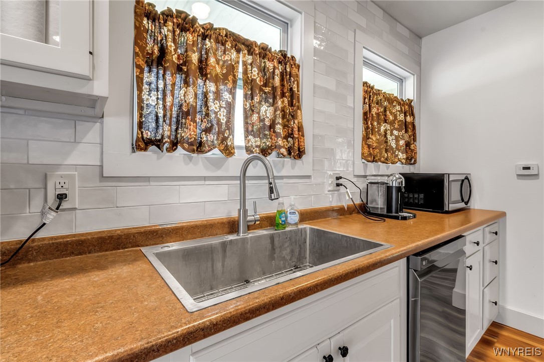 Gaines, New York 14411, United States, 5 Bedrooms Bedrooms, ,2 BathroomsBathrooms,Residential,Active,36445