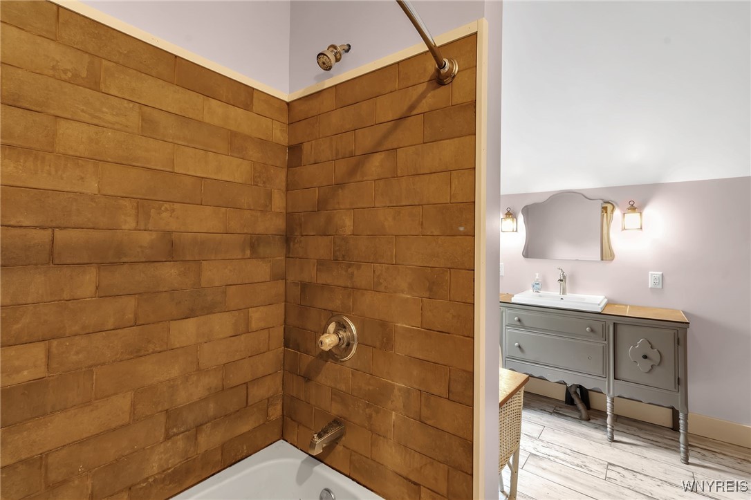 Gaines, New York 14411, United States, 5 Bedrooms Bedrooms, ,2 BathroomsBathrooms,Residential,Active,36445