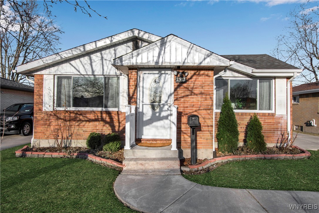 2512 Parker Boulevard, Tonawanda, New York image 1