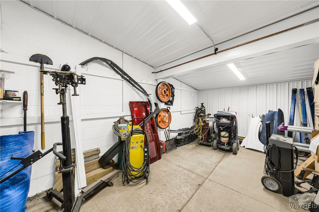 Ridgeway, New York 14103, United States, ,Commercial,Pending,40588