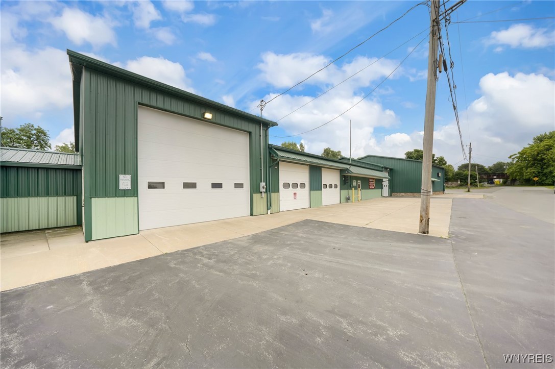 Ridgeway, New York 14103, United States, ,Commercial,Pending,40588