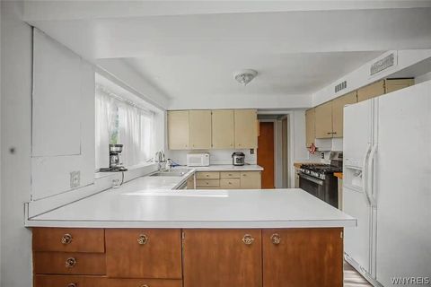 Tiny photo for 9326 Rivershore Drive, Niagara Falls, NY 14304 (MLS # B1693871)