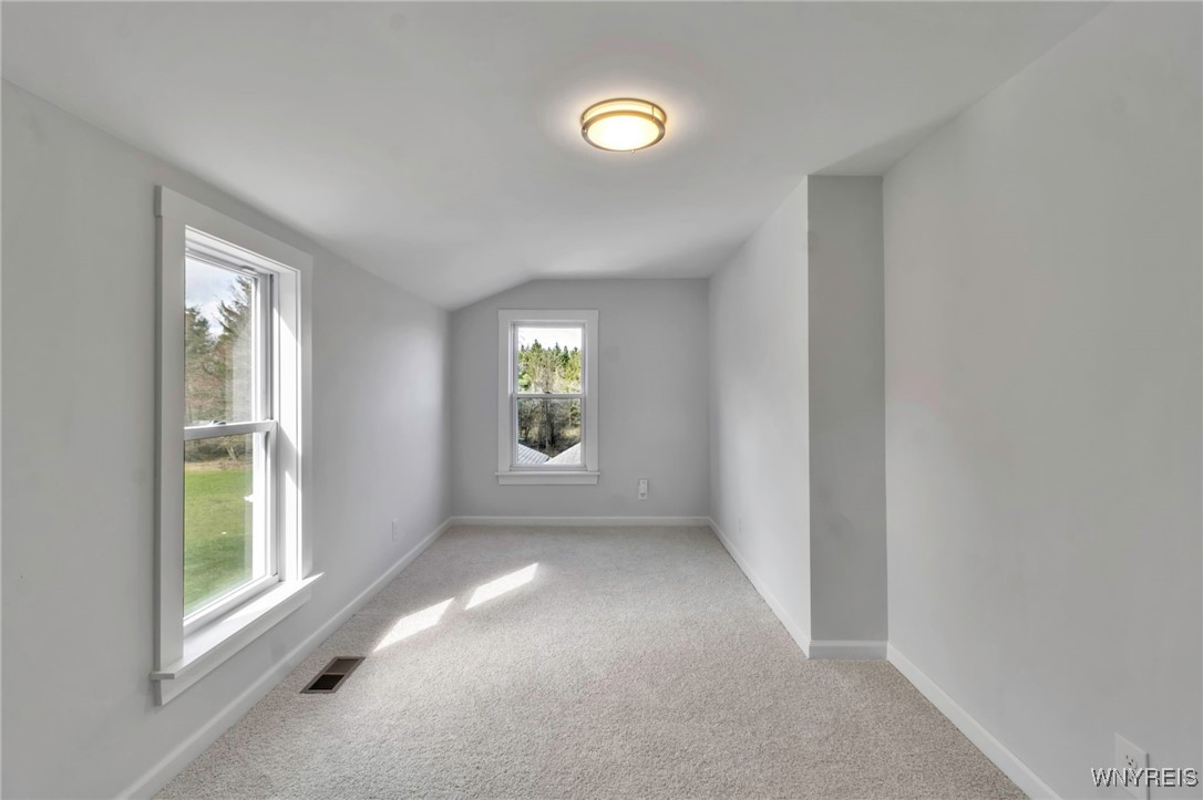 1000 N Davis Road, Elma, New York image 32