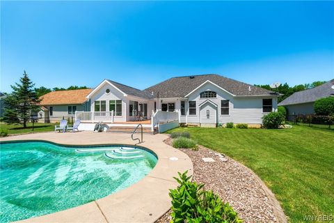 Tiny photo for 3548 Northcreek Run RUN, Wheatfield, NY 14120 (MLS # B1693566)