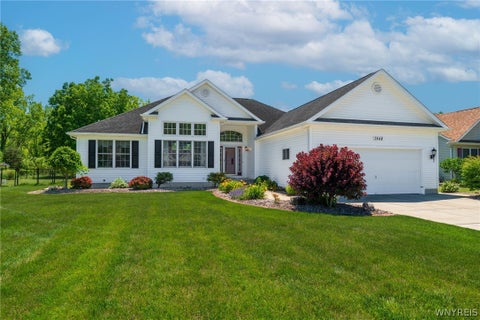 Photo of 3548 Northcreek Run RUN, Wheatfield, NY 14120 (MLS # B1693566)
