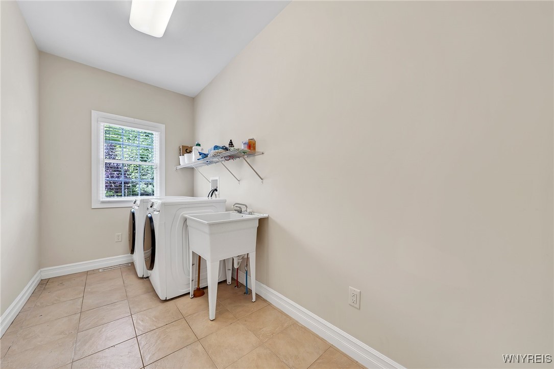 5967 Corinne Lane, Clarence, New York image 5