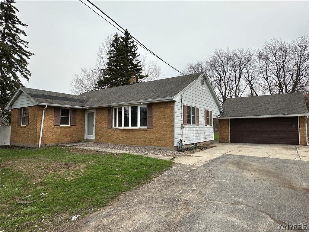 Photo of 2791 N Forest Road, Amherst, NY 14068 (MLS # B1674117)
