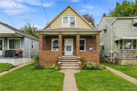 Homes For Sale - 2788 Monroe Avenue<br/> Niagara County, Niagara Falls, NY 14303