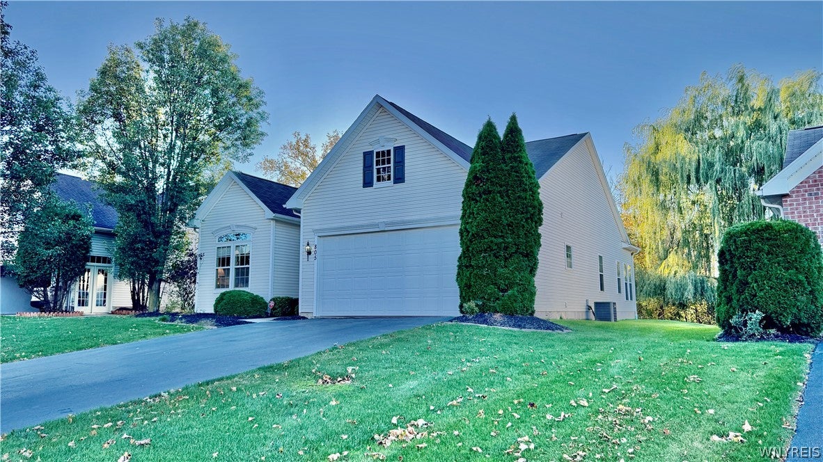 805 Surrey Hill