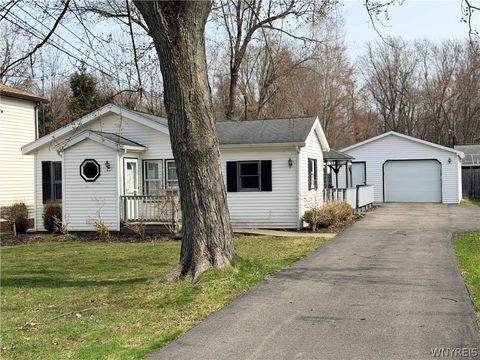 Photo of 5893 Lakeview Terrace, Hamburg, NY 14085 (MLS # B1667825)