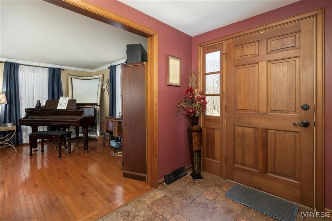33 Tanglewood Drive, Orchard Park, New York image 3
