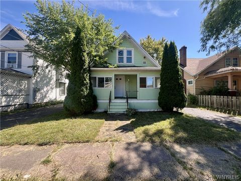 Homes For Sale - 1611 Linwood Avenue<br/> Niagara Falls, NY 14305