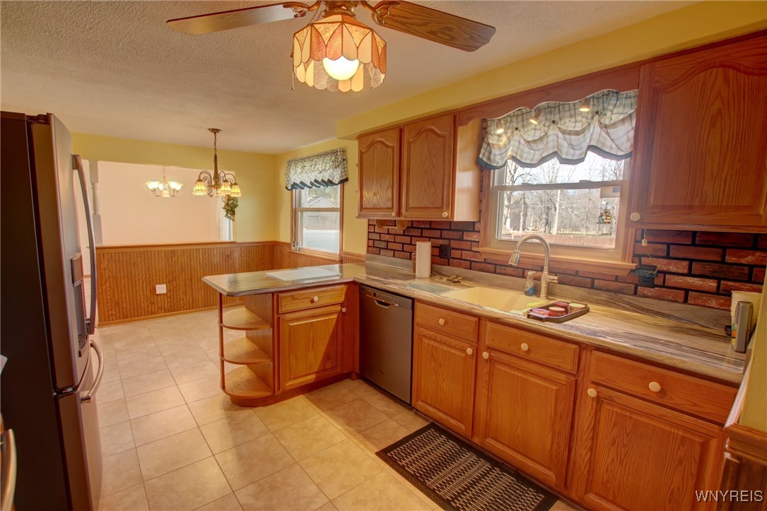 33 Middlesex Road, Orchard Park, New York image 5