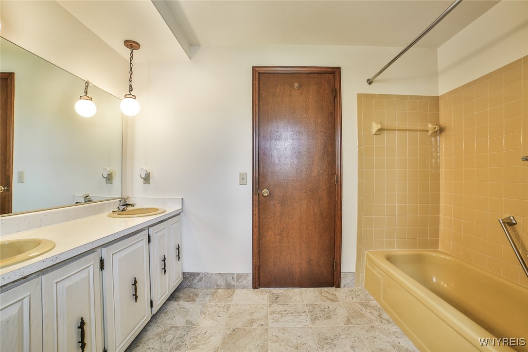 99 Brookpark Drive, Amherst, New York image 25