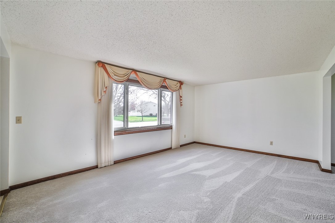 99 Brookpark Drive, Amherst, New York image 8