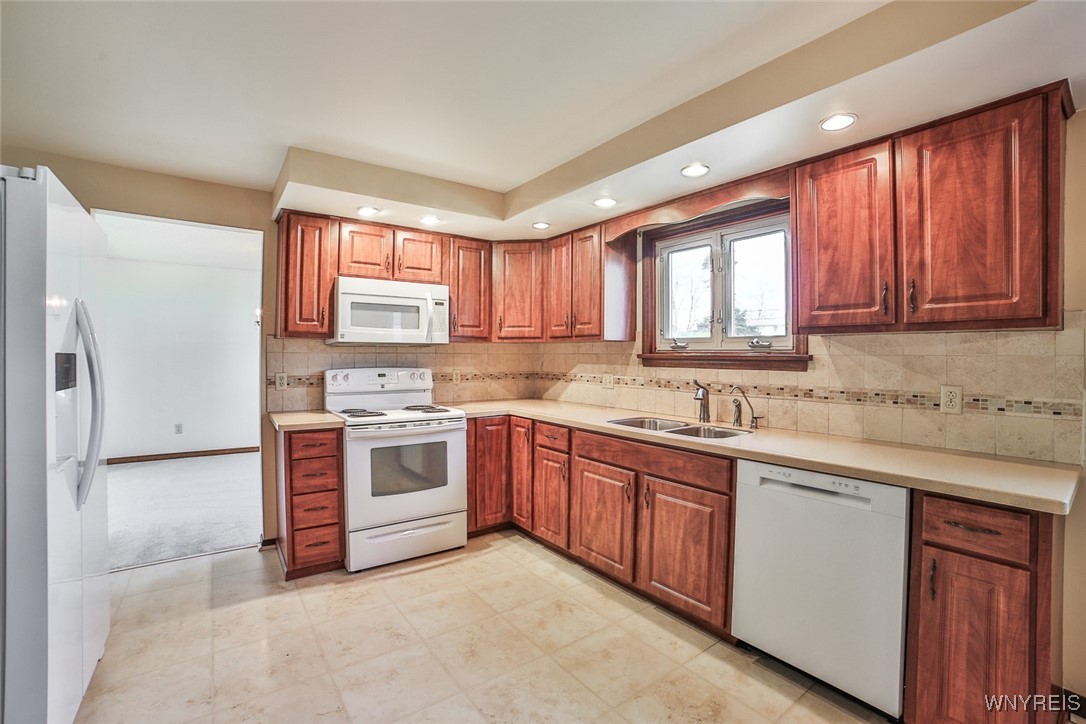 99 Brookpark Drive, Amherst, New York image 13