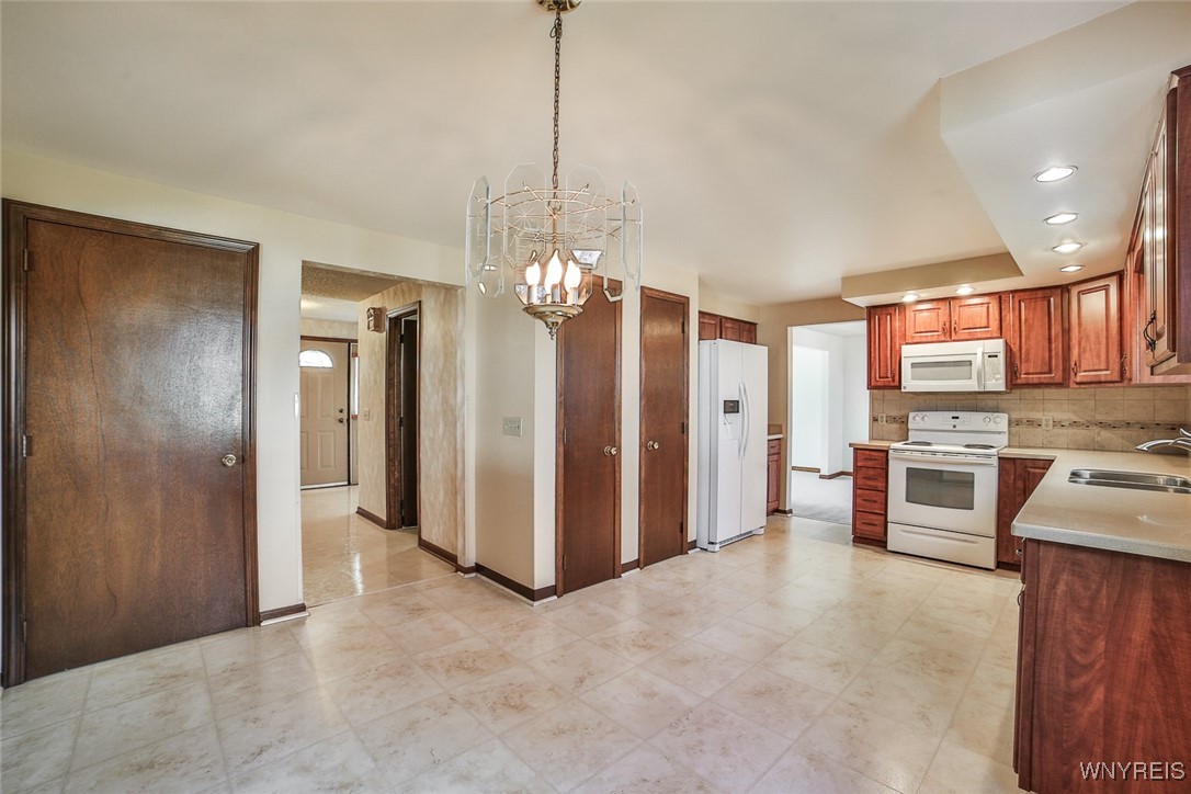 99 Brookpark Drive, Amherst, New York image 15