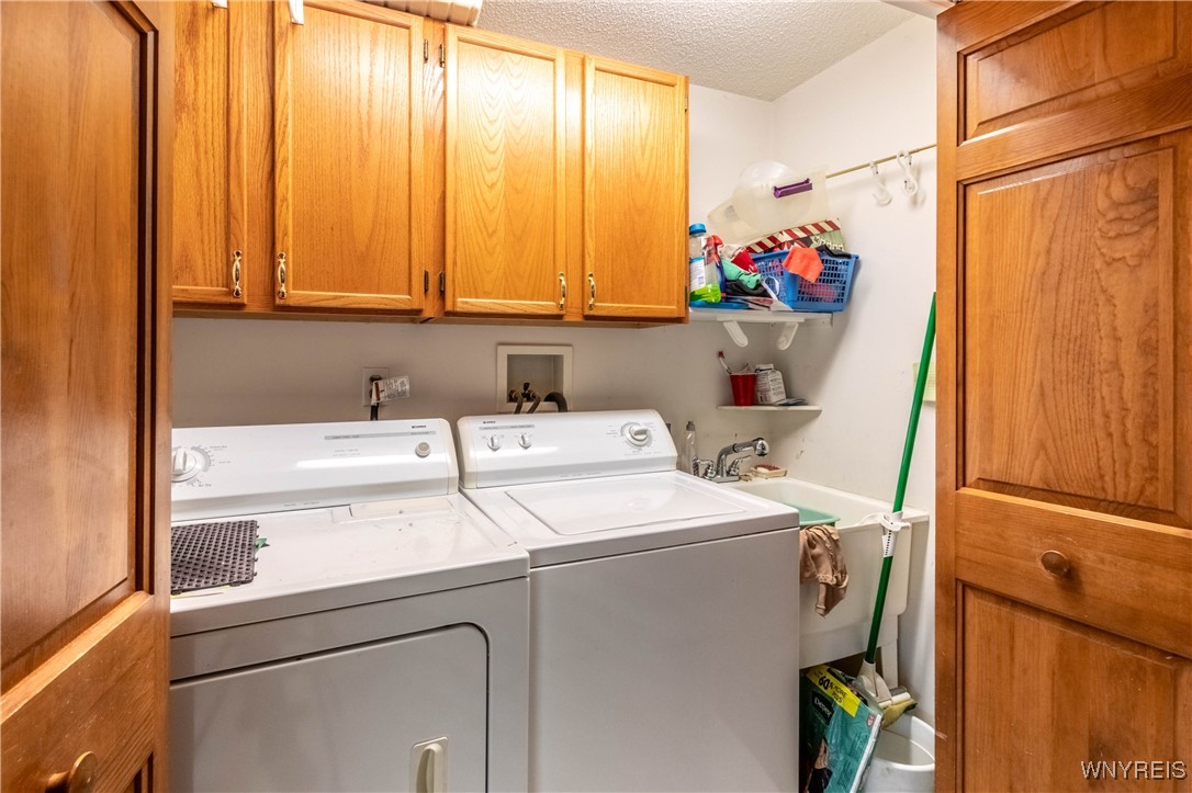 8881 Michael Douglas Drive, Clarence, New York image 30